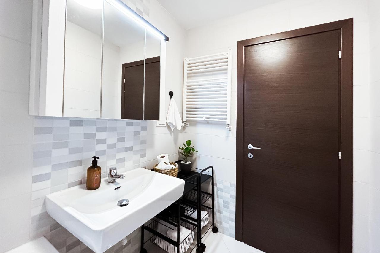 Downtown D21 Apartment Bucharest Exterior photo
